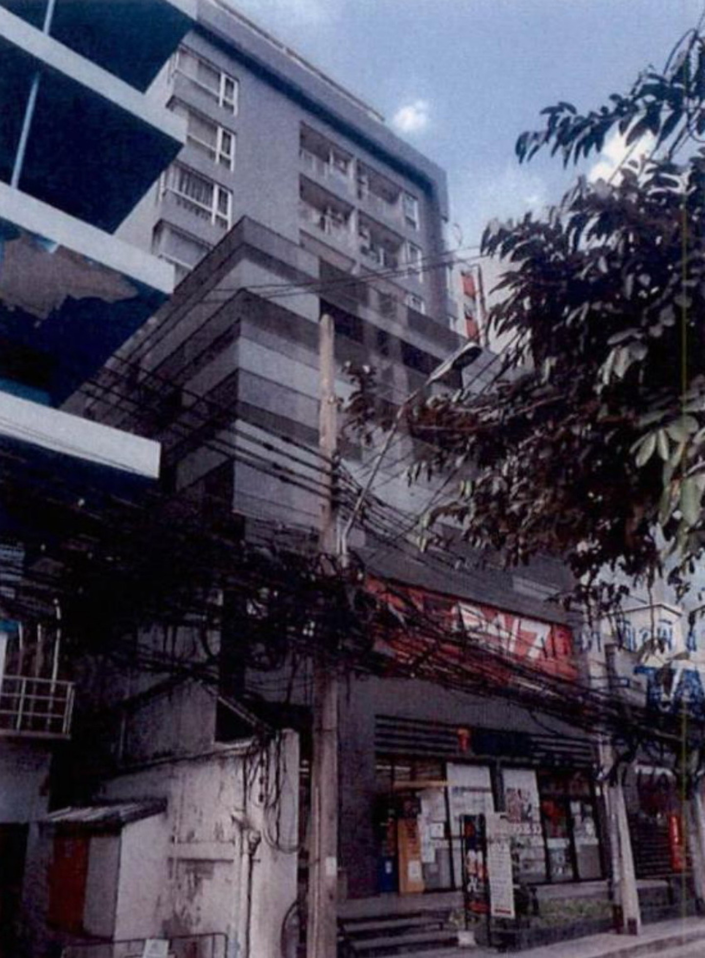 อาคารชุด 15 สุขุมวิท เรสซิเดนเซส